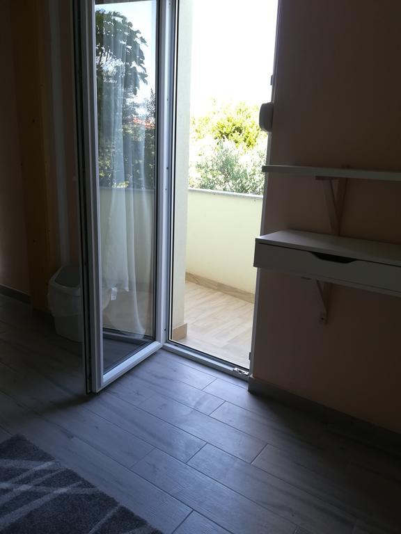Cinema House Single & Double & Guest house Pula