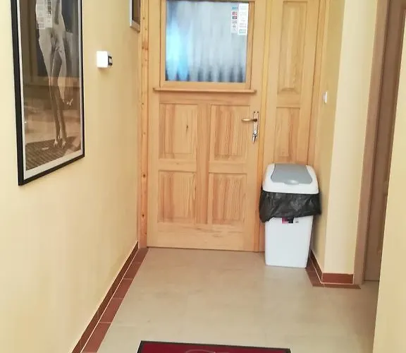 Cinema House Single & Double Rooms & Studio Apartments
