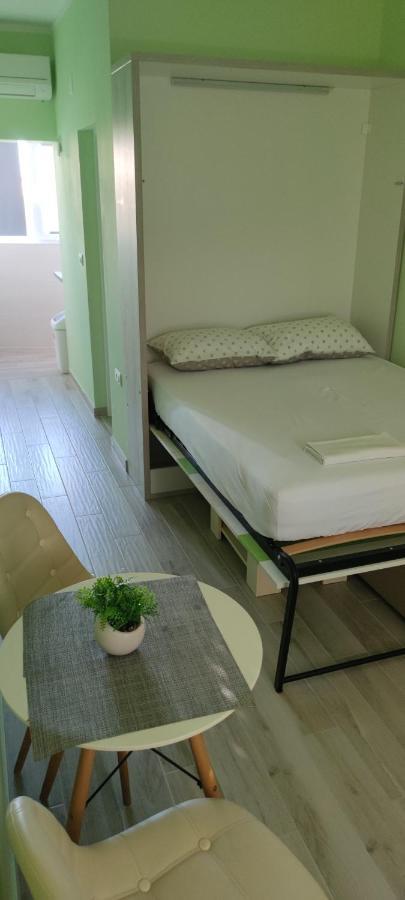 Cinema House Single & Double & Penzión pre hostí 2*