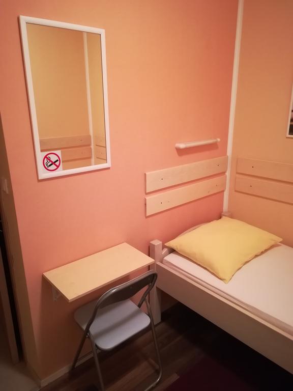 Cinema House Single & Double & Hiša za goste Pula