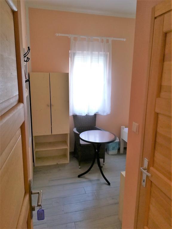 Cinema House Single & Double & Hiša za goste 2*