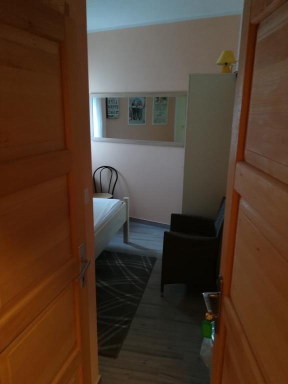 Penzión pre hostí Cinema House Single & Double &