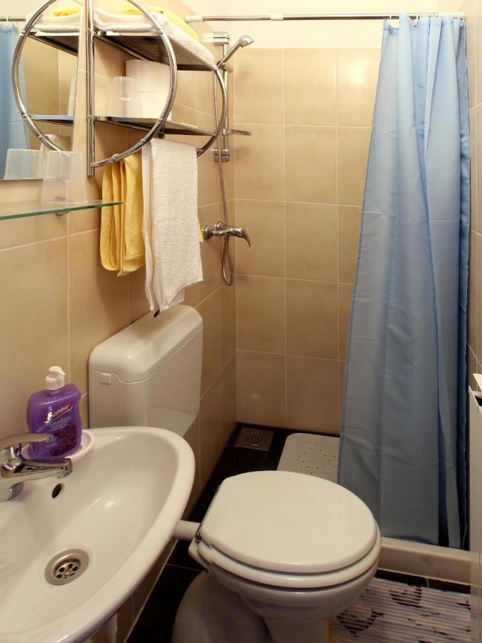 Penzión pre hostí Cinema House Single & Double & Pula